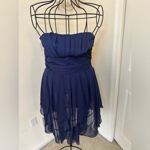 David’s Bridal Navy Strapless Chiffon Layered Bridesmaid Dress sz. 14